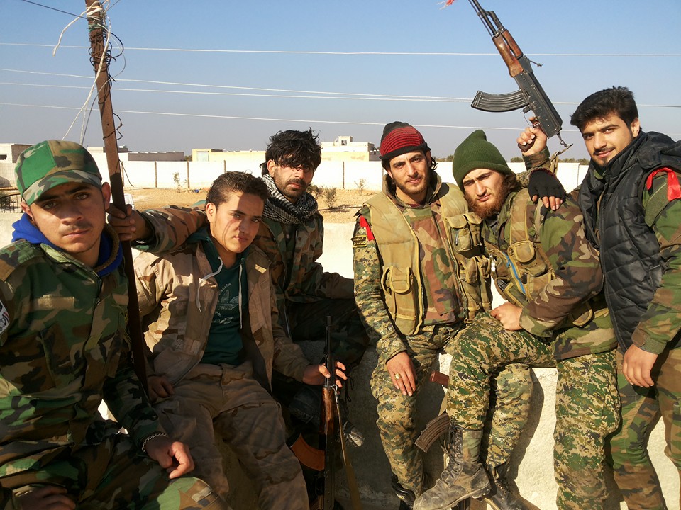 جهاد مع زملائه في "لواء البعث" في منطقة خان طومان جنوب حلب، الاثنين 21 كانون الأول