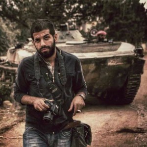 المصور فؤاد حلاق خلال معارك حلب (فيسبوك)