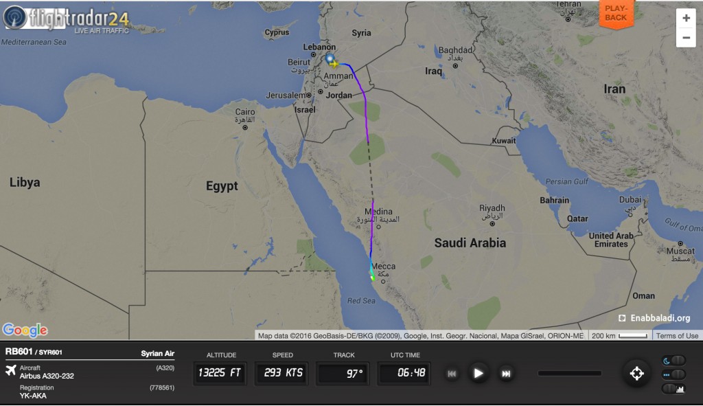 خريطة توضح مسيرة الطائرة وموعد هبوطها في جدة