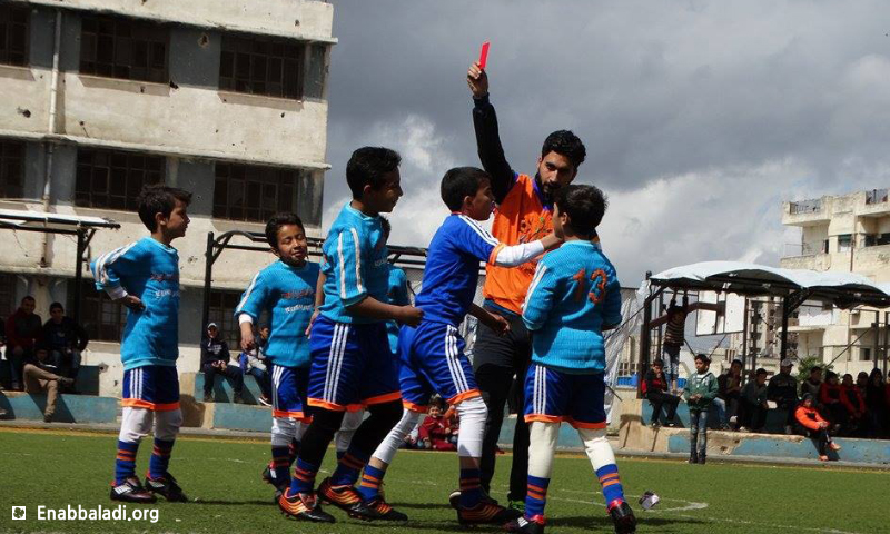 بطولة "براعم سوريا" بكرة القدم في حي الوعر الحمصي - الأحد 20 آذار 2016 (عنب بلدي).