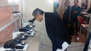 وزير التربية والتعليم في جولة على كلية الطب بمدينة كفرتخاريم، إدلب، عنب بلدي. 