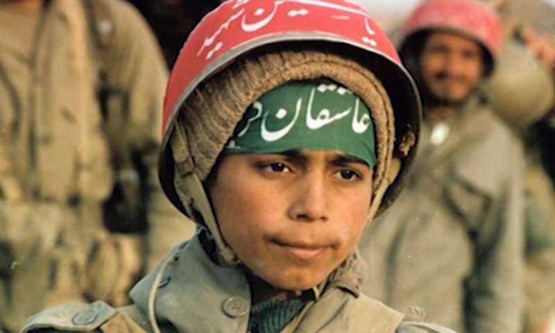 تسعى إيران لتجنيد الأطفال للقتال في سوريا (وكالات).