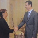 القنصل الفخري نيلي منعو تصافح الأسد (راديو كندا)