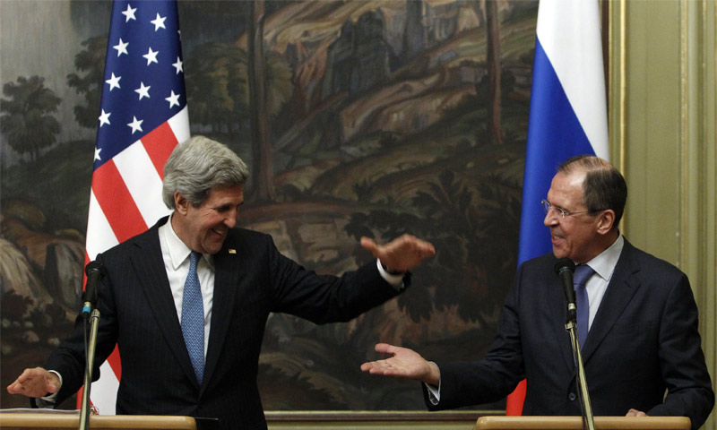 وزير الخارجية الأمريكي جون كيري والروسي سيرغي لافروف