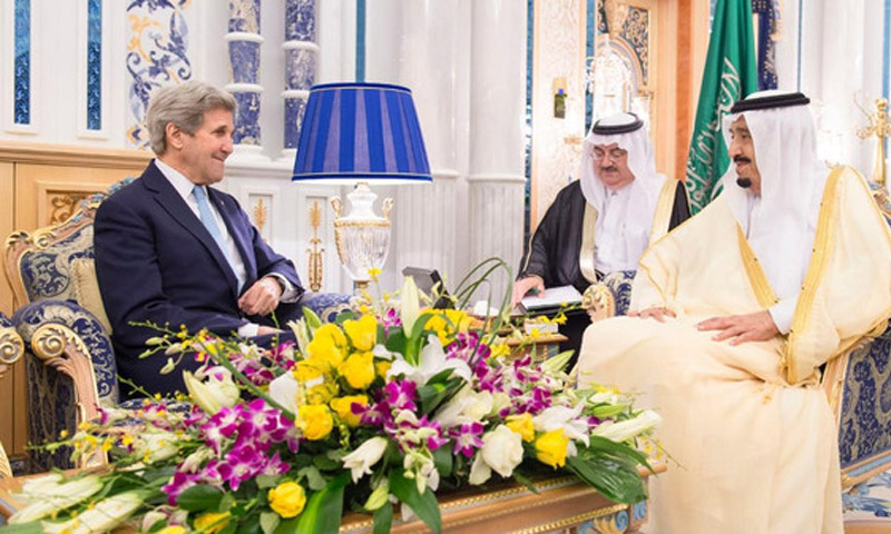 الملك السعودي سلمان ووزير الخارجية الأمريكي جون كيري
