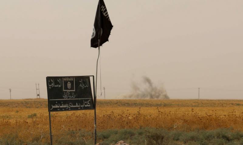 راية لتنظيم "الدولة الإسلامية" في كركوك - أيلول 2015 (AFP)