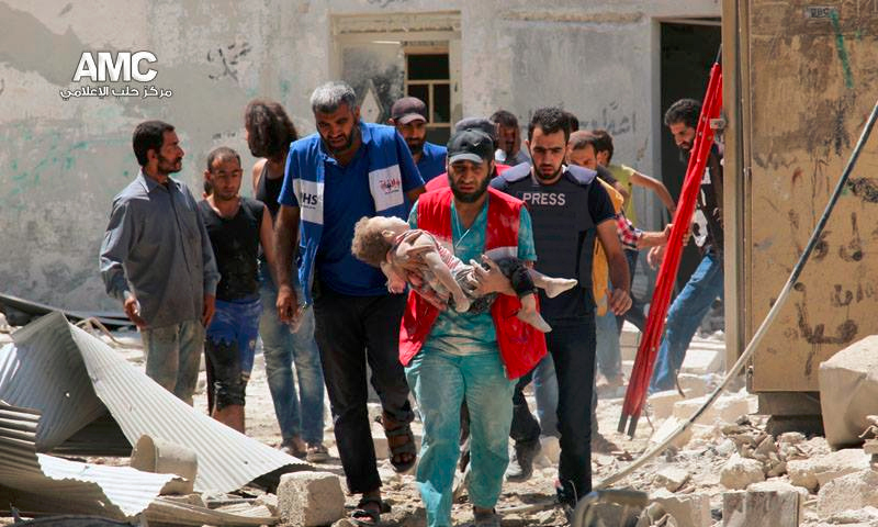 آثار القصف على حي الجزماتي بحلب - الجمعة 10 حزيران (مركز حلب الإعلامي)