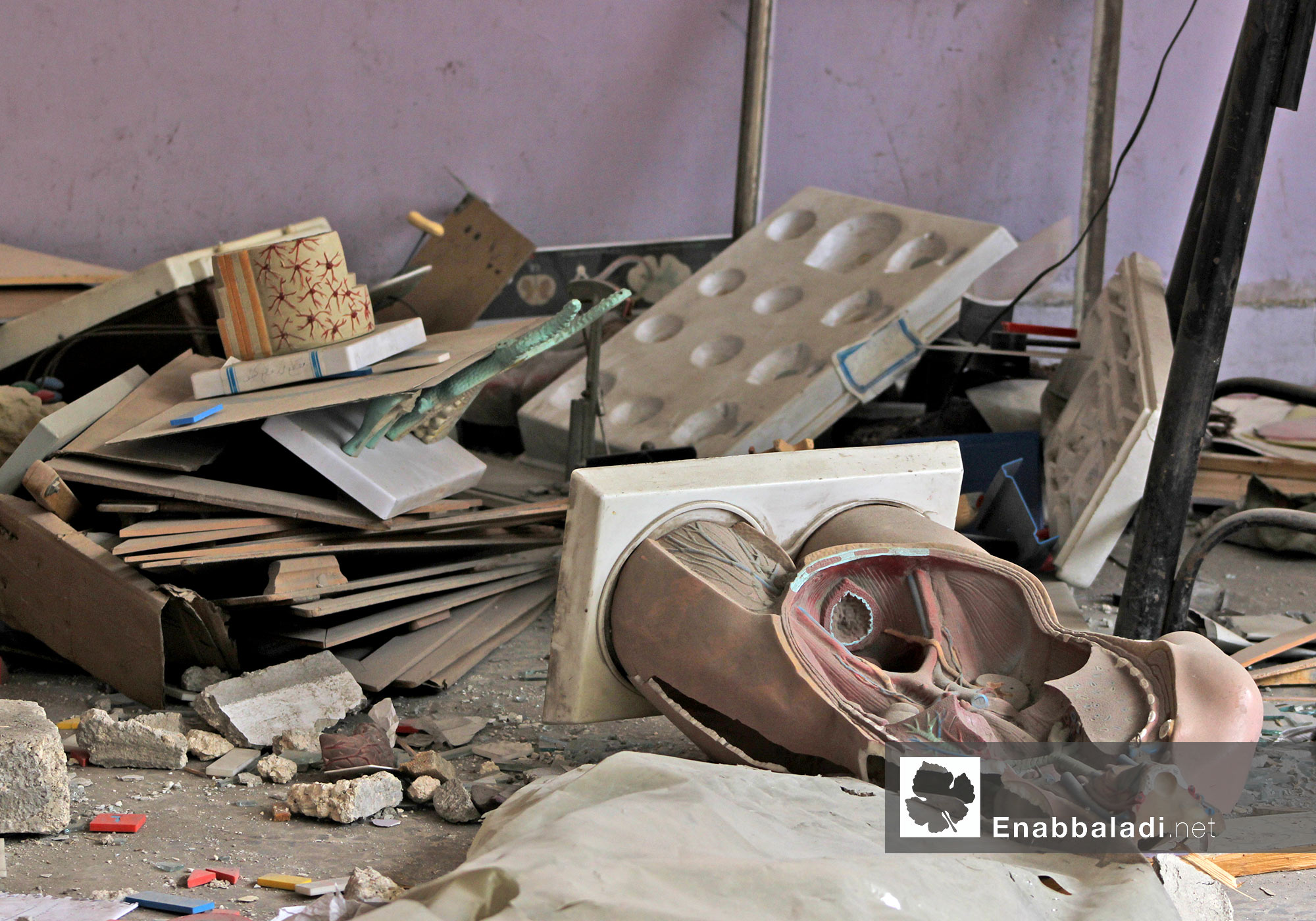 آثار الدمار في أحد المدارس بحلب - 20 تشرين الأول 2014 - (عنب بلدي)