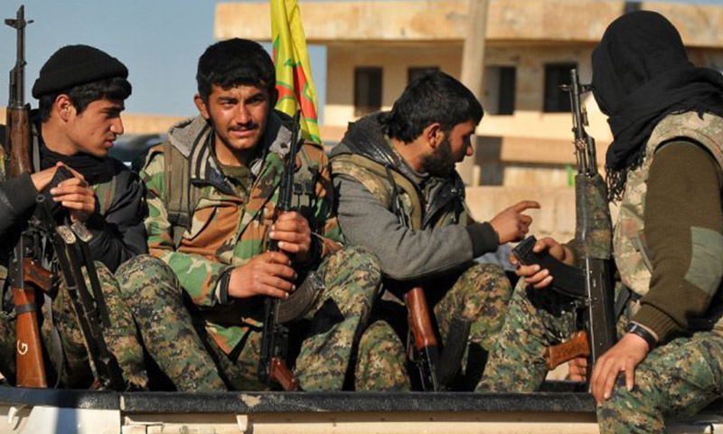 مقاتلون تابعون لوحدات حماية الشعب الكردية في حلب (إنترنت)