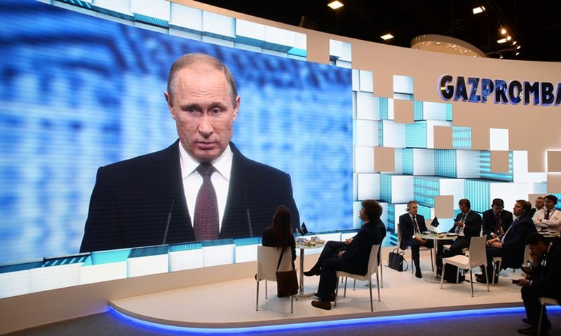 الرئيس الروسي، فلاديمير بوتين، خلال كلمته في المنتدى (سبوتنيك)