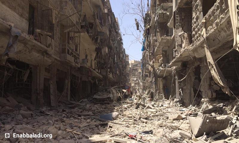 الدمار الذي خلفته غارات جوية على حي كرم الجبل في مدينة حلب، الأحد 5 حزيران (عنب بلدي).