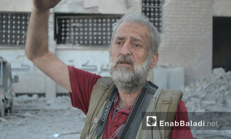 مدير الطبابة الشرعية في حلب، محمد كحيل، عقب استهداف المبنى - الأربعاء 21 تموز (عنب بلدي)