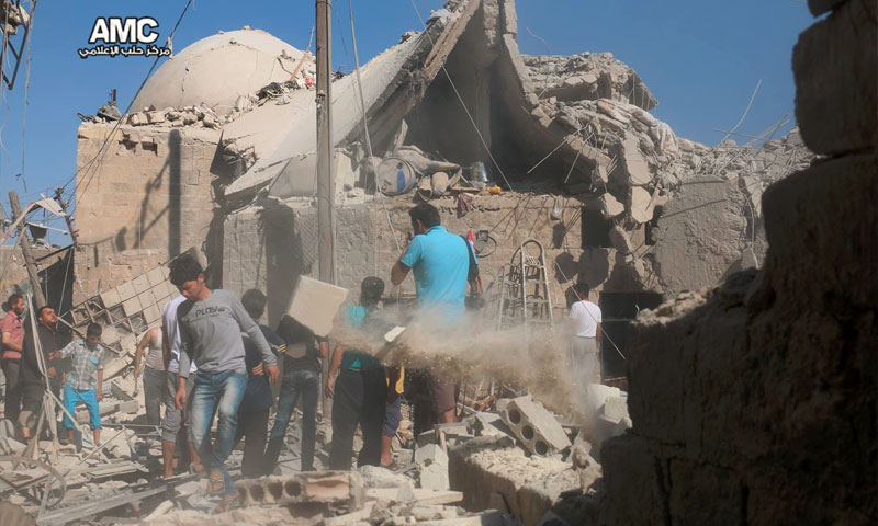 آثار القصف على حي المعادي في مدينة حلب - السبت 16 تموز (مركز حلب الإعلامي)