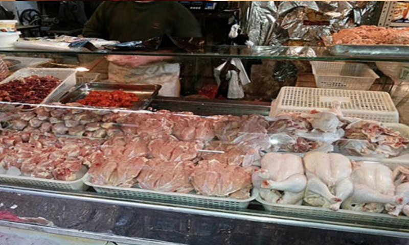بسطة من الفروج في أحد أسواق دمشق (انترنت)