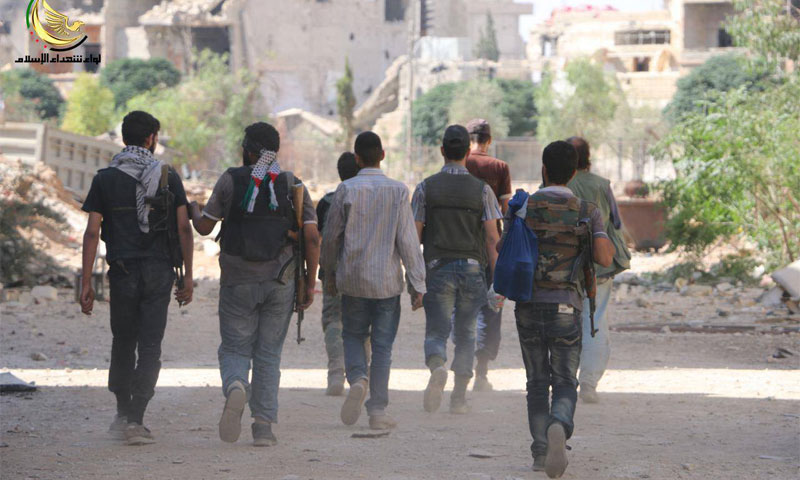 مقاتلون في الجيش السوري الحر في مدينة داريا أيار 2016 (لواء شهداء الإسلام)