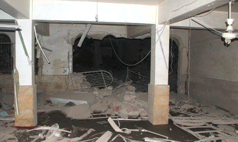 آثار القصف على مسجد الحجاز في مدينة إدلب - الخميس 21 تموز (مركز إدلب الإعلامي)