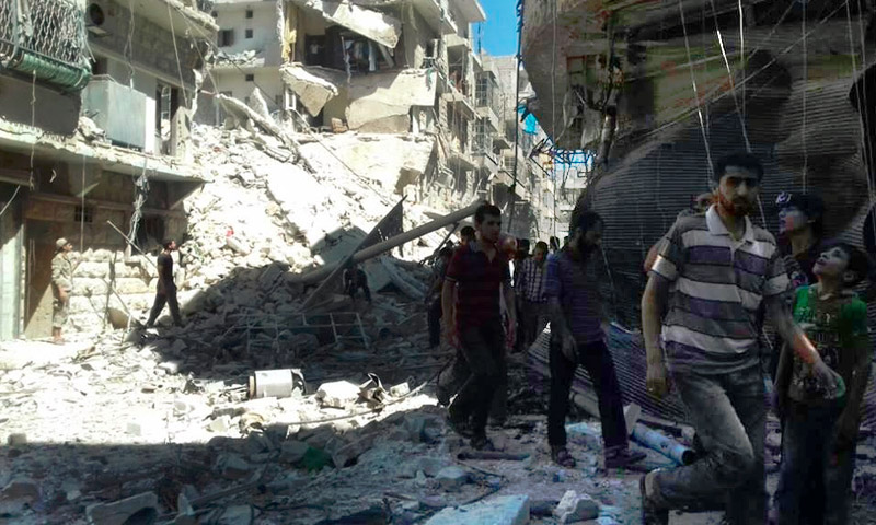 آثار القصف على حي المشهد بحلب - الاثنين 25 تموز (فيس بوك)