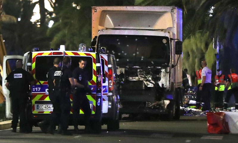 مدينة نيس الفرنسية عقب الاعتداء - الخميس 14 تموز (إنترنت)