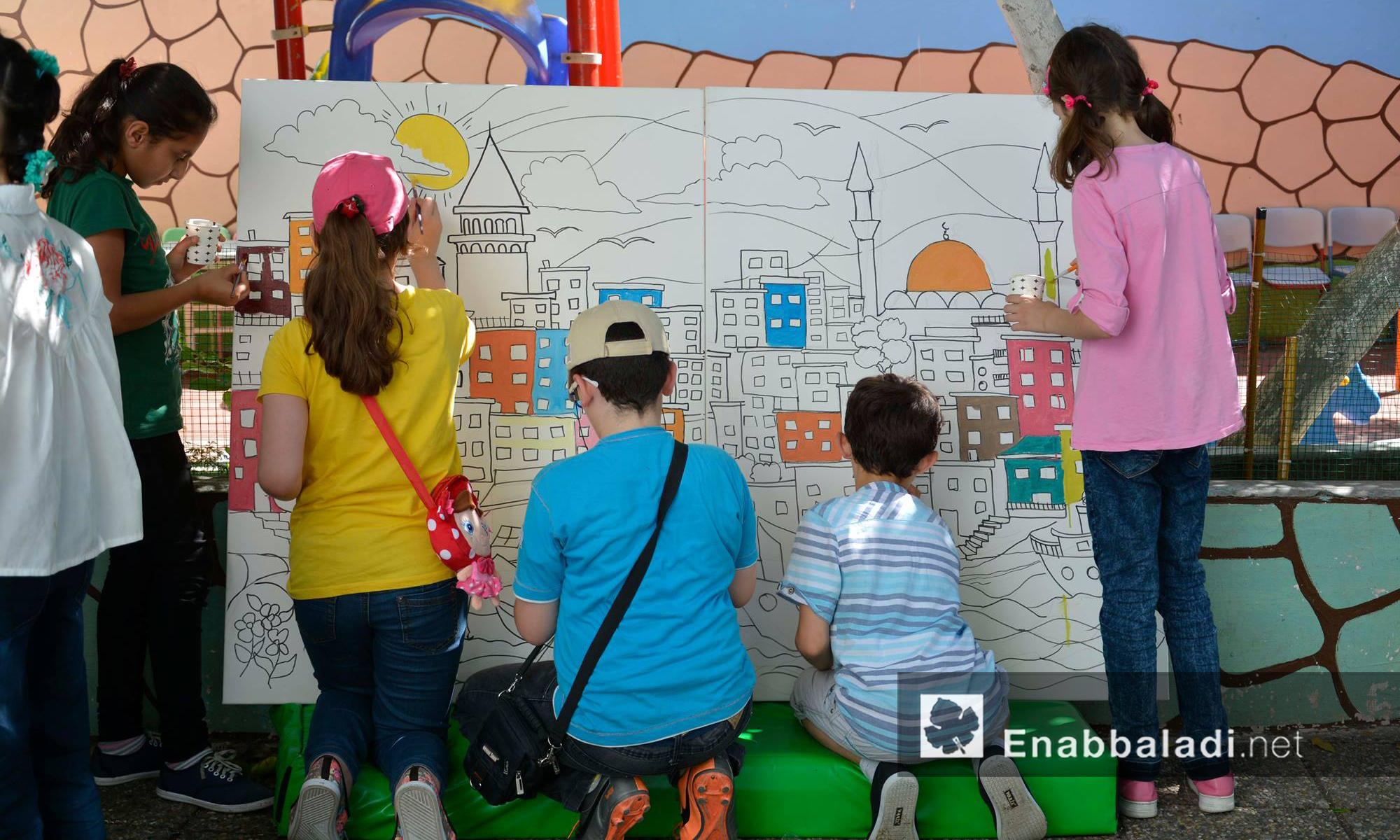  أطفال سوريون يرسمون ضمن نشاط "سلامتك اسطنبول" - الأحد 3 تموز (عنب بلدي)