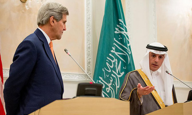 وزير الخارجية السعودية عادل الجبير (يسار)، ونظيرة الأمريكي، جون كيري (إنترنت)
