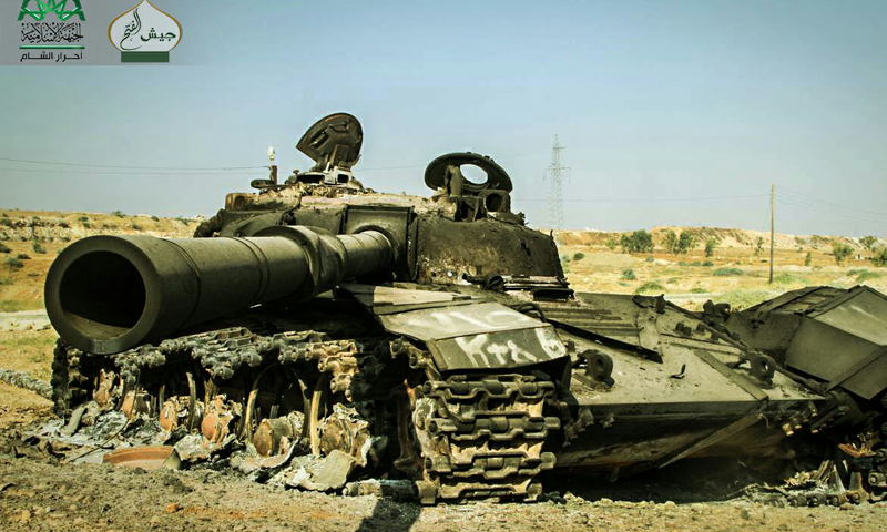 دبابة سيطرت عليها فصائل المعارضة في كلية المدفعية بحلب - السبت 6 آب (أحرار الشام الإسلامية)