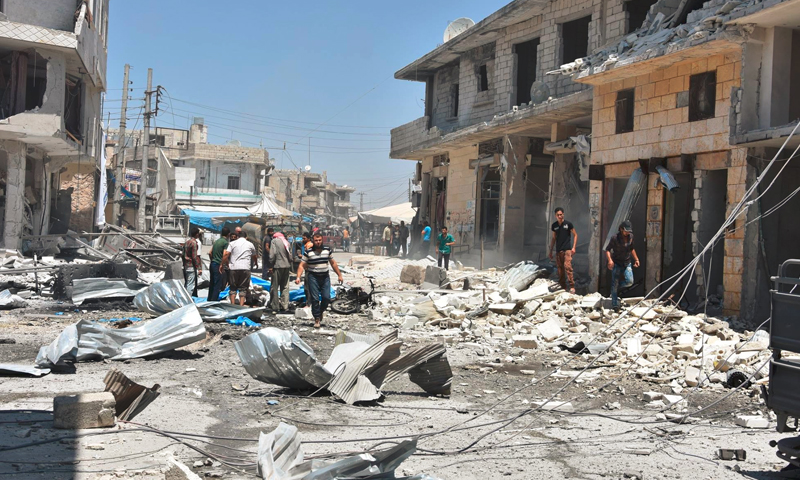 آثار القصف على سوق الأتارب في ريف حلب الغربي - الثلاثاء 2 آب (لجان التنسيق المحلية في الأتارب)