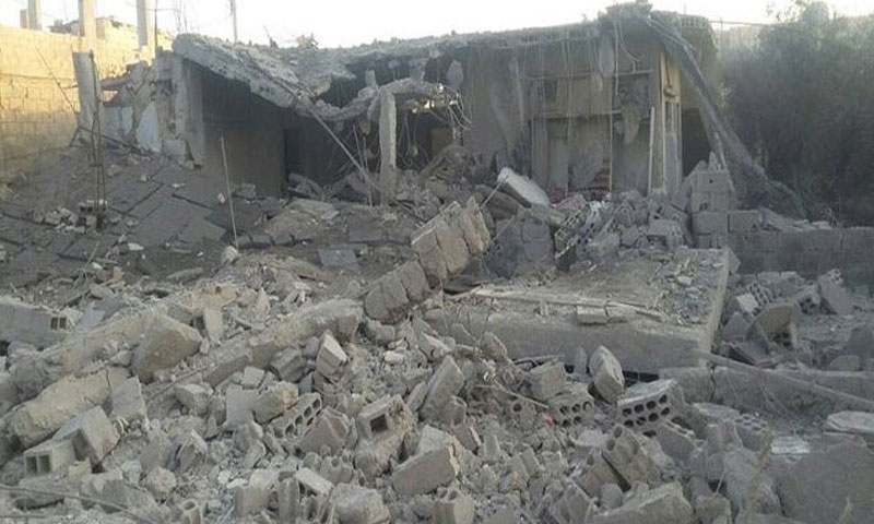 أضرار مادية كبيرة خلفها القصف الجوي على مخيم خان الشيح في ريف دمشق الغربي- الاثنين 1 آب (ناشطون)