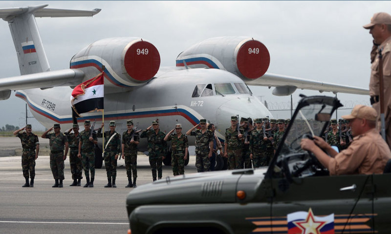 وصول وزير الدفاع الروسي إلى حميميم في 18 حزيران 2016 (وكالات)