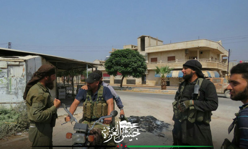 مقاتلو المعارضة داخل مدينة حلفايا - الثلاثاء 30 آب (جيش العزة)