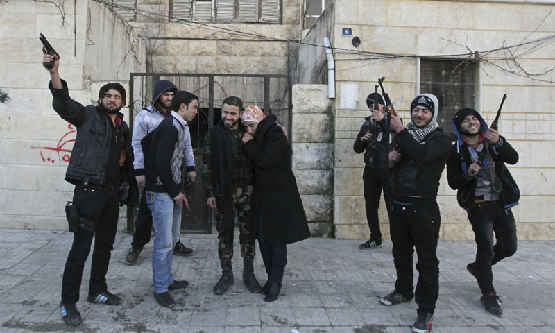 زواج مقاتل من الجيش الحر في حلب 2013 (رويترز)
