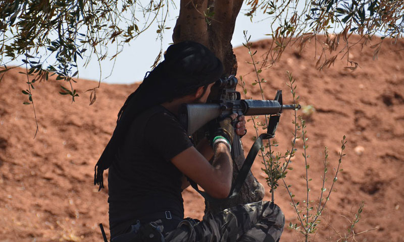 أرشيفية- مقاتل من الجيش الحر في ريف حلب الشمالي (لواء المعتصم)