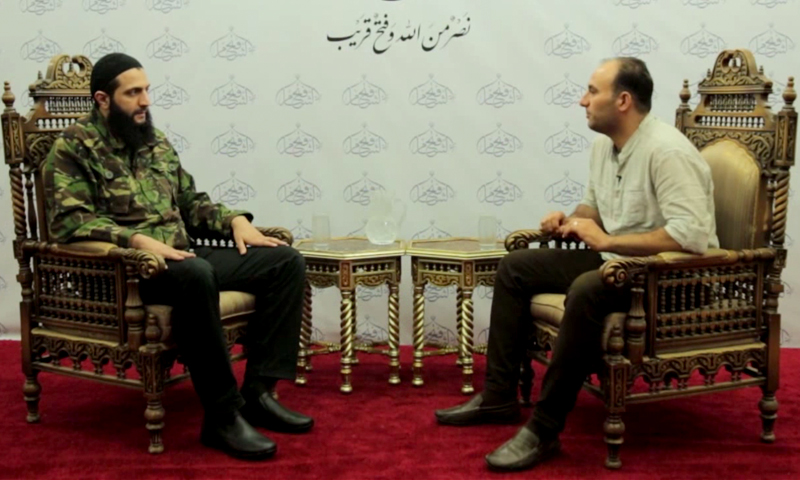 أبو محمد الجولاني، زعيم جبهة "فتح الشام" (المسمى القديم لتحرير الشام) في لقاء مع قناة الجزيرة - 17 أيلول 2016 (يوتيوب)