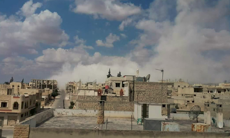 آثار القصف على مدينة خان شيخون - 16 أيلول (ناشطون)