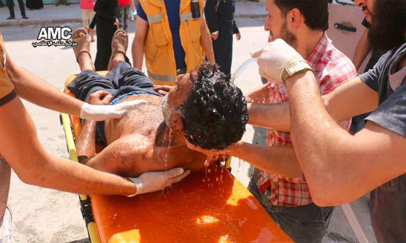طواقم طبية تسعف حالات اختناق بغاز الكلور في حي السكري بحلب -الثلاثاء 6 أيلول (مركز حلب الإعلامي)