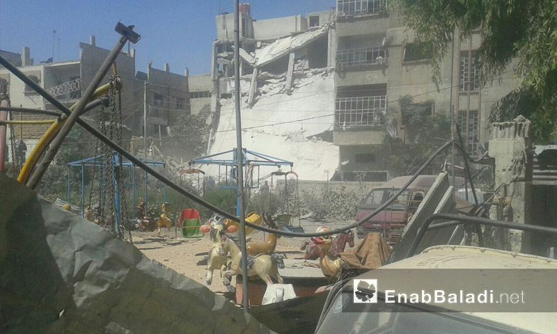 تعبيرية: آثار القصف على مدينة دوما في الغوطة الشرقية - أيلول 2016 (عنب بلدي)