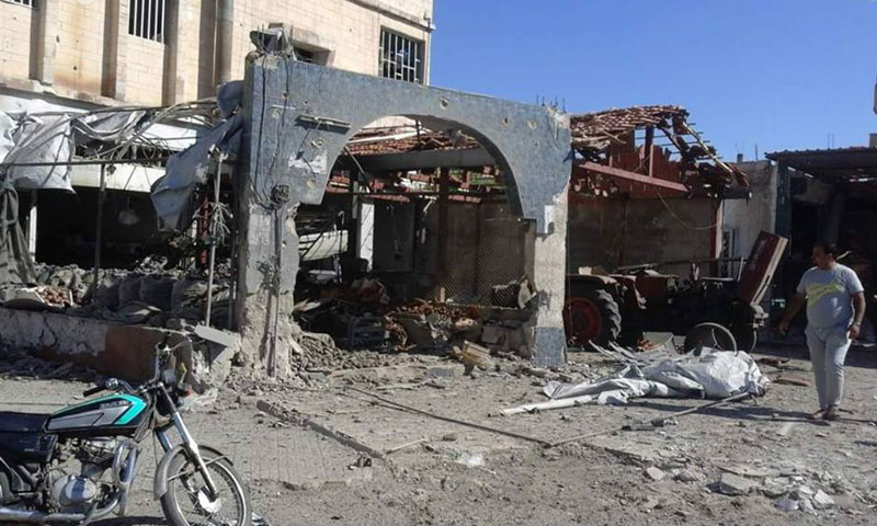 الدمار الناتج عن القصف بالبراميل المتفجرة على مدينة داعل- الأحد 18 أيلول (فيس بوك)