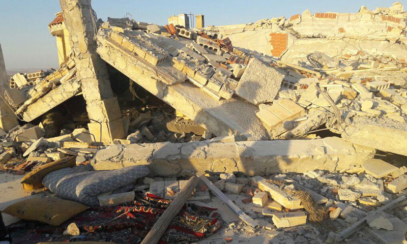 منزل مدمّر جراء غارات جوية تركية على مقاتلين من قوات "سوريا الديمقراطية" قرب قرية صريصات جنوب جرابلس- 28 آب (هيومن رايتس ووتش)