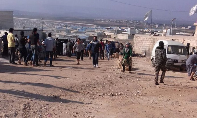 آثار التفجير في معبر أطمة الحدودي مع تركيا - الخميس 6 تشرين الأول (تويتر)