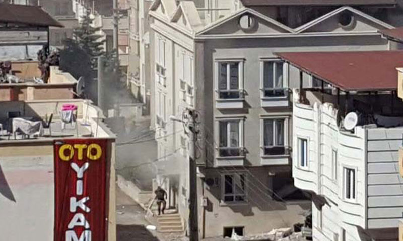حي "500 إيفلر" في غازي عنتاب حيث شنت السلطات التركية حملة أمنية صباح اليوم- الأحد 16 تشرين الأول (TRT)