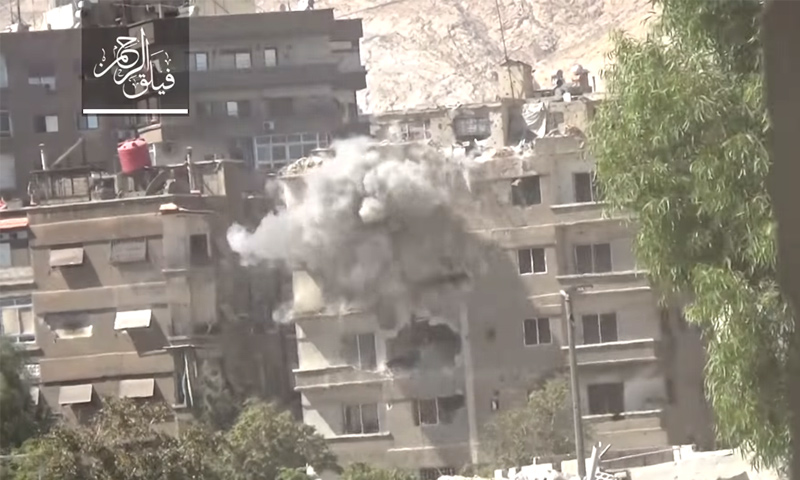 تعبيرية: استهداف "فيلق الرحمن" بناءً لقوات الأسد في حي جوبر - 20 تشرين الأول (يوتيوب)