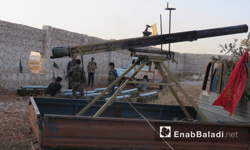 فرقة "السلطان مراد" تجهز صواريخها قبل استهداف الأكاديمية العسكرية في حلب - الاثنين 8 آب (عنب بلدي)