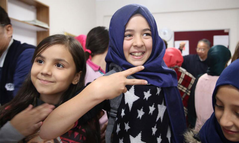 أطفال سوريون في مدرسة تركية (إنترنت)
