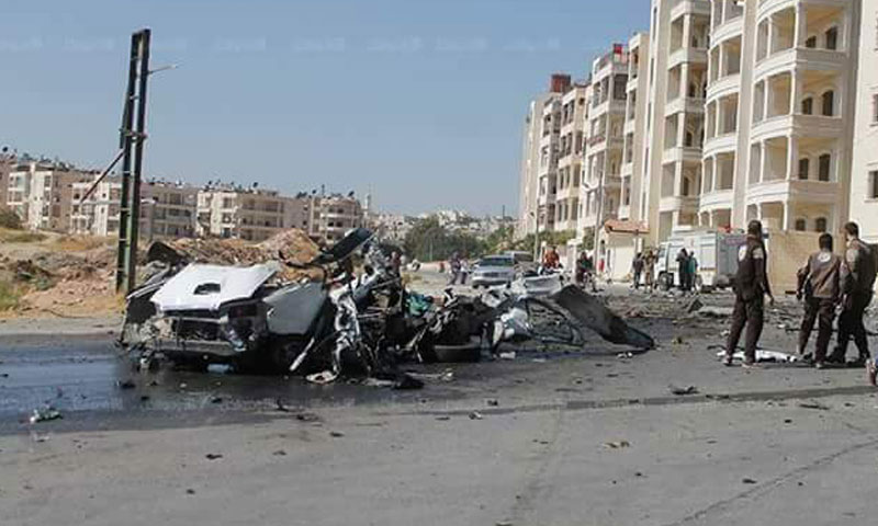 سيارة القيادي في "فتح الشام" عقب استهدافها- الاثنين 17 تشرين الأول (فيس بوك)