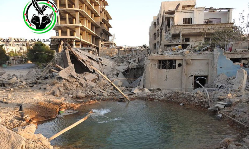 دمار خلفته براميل الأسد على بلدة الهامة- الأربعاء 5 تشرين الأول (فيس بوك)
