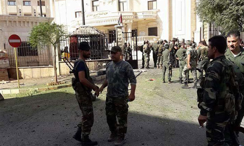 أضرار مادية جراء تفجير ضرب مبنى حزب "البعث" وسط حماة (فيس بوك)