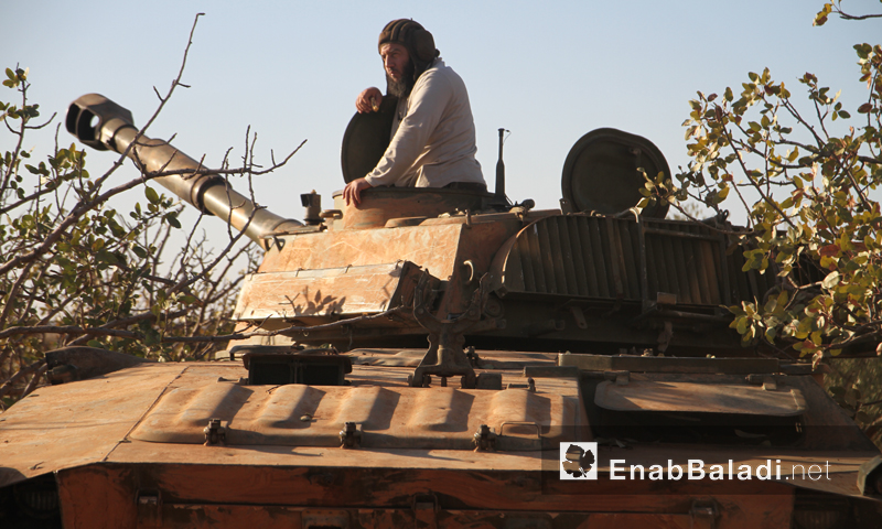 دبابة تابعة لحركة "أحرار الشام الإسلامية" في ريف حماة الشمالي- 27 أيلول (عنب بلدي)