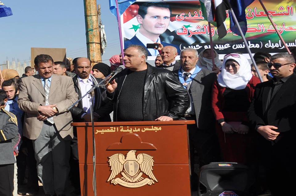 محافظ حمص طلال البرازي برفقة عدد من المسؤولين والضباط في مدينة القصير- الأحد 27 تشرين الثاني (سانا)