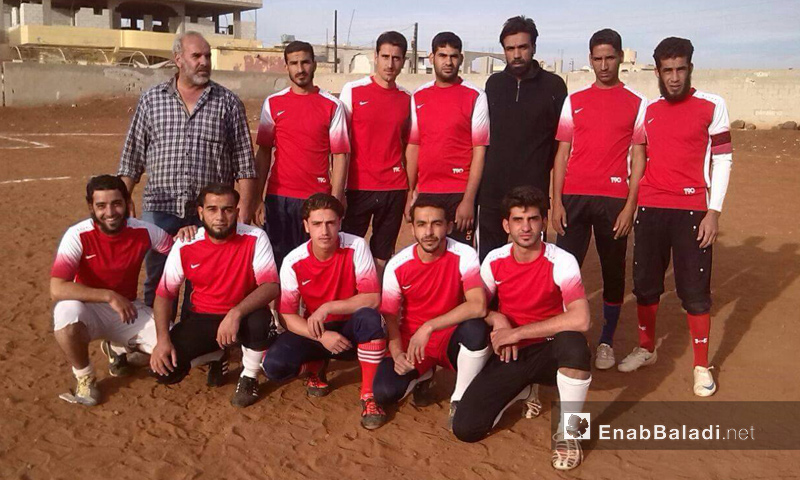 فريق كرة القدم في نادي الشعلة - تشرين الثاني 2016 (عنب بلدي)
