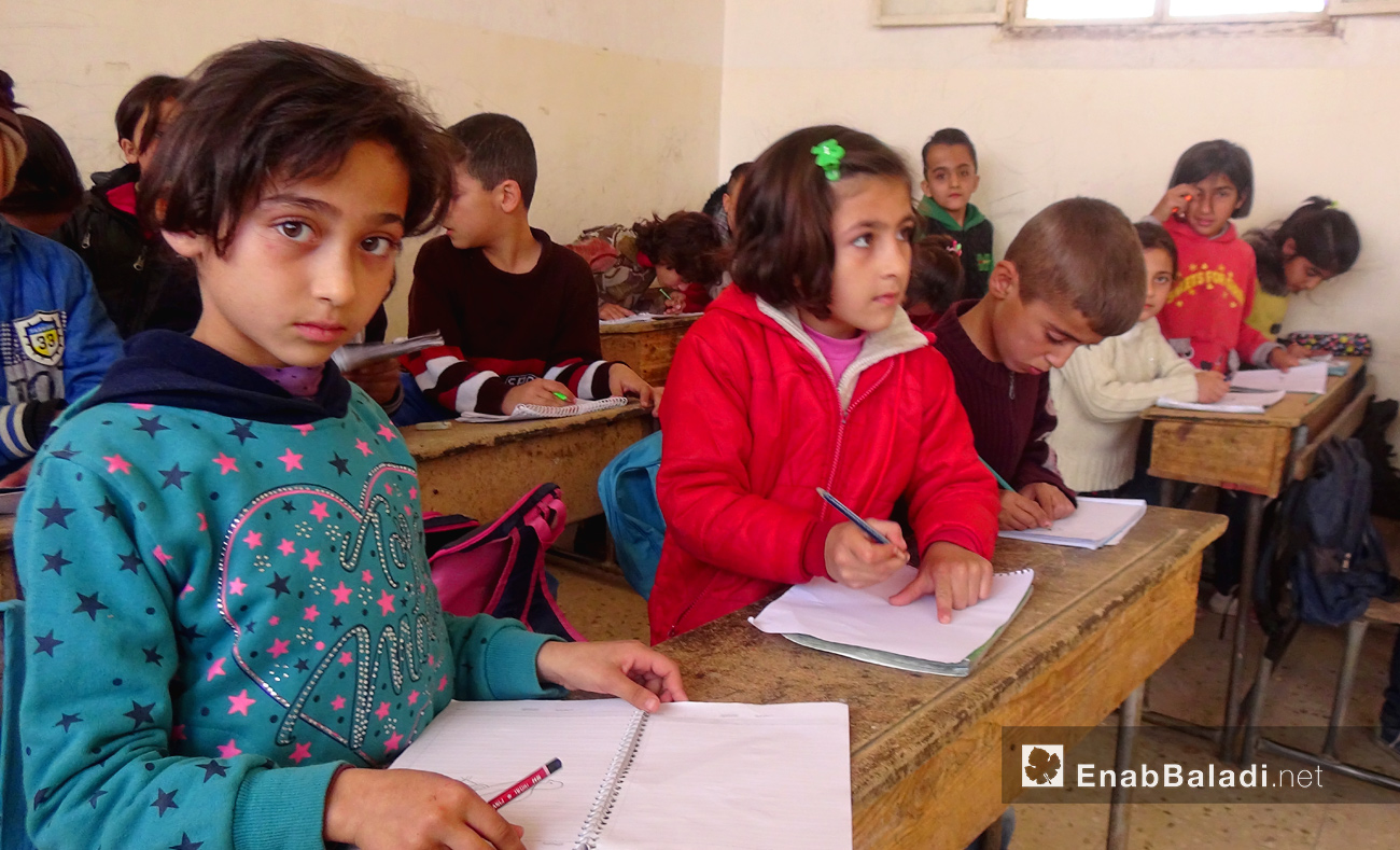 تلاميذ في مدرسة فرحان علي في القامشلي - تشرين الثاني 2016 (عنب بلدي)