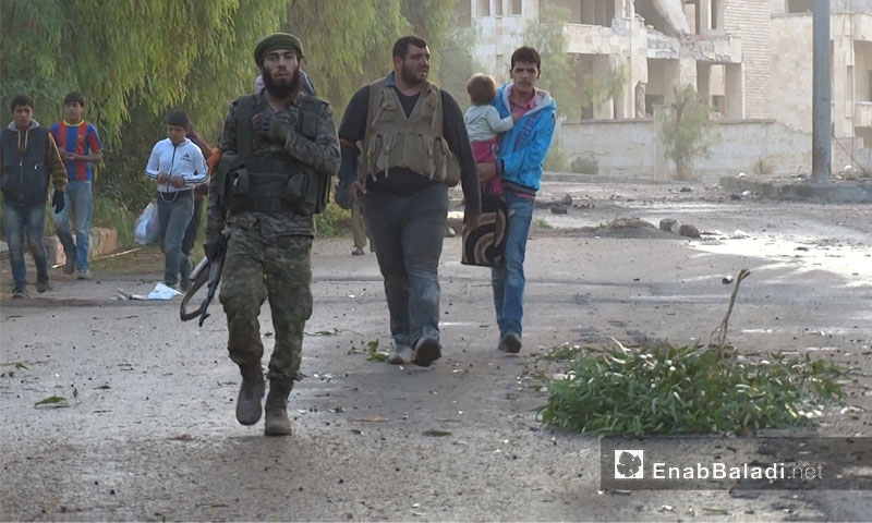 إجلاء المدنيين من ضاحية "الأسد" جنوب مدينة حلب- السبت 29 تشرين الأول (عنب بلدي)